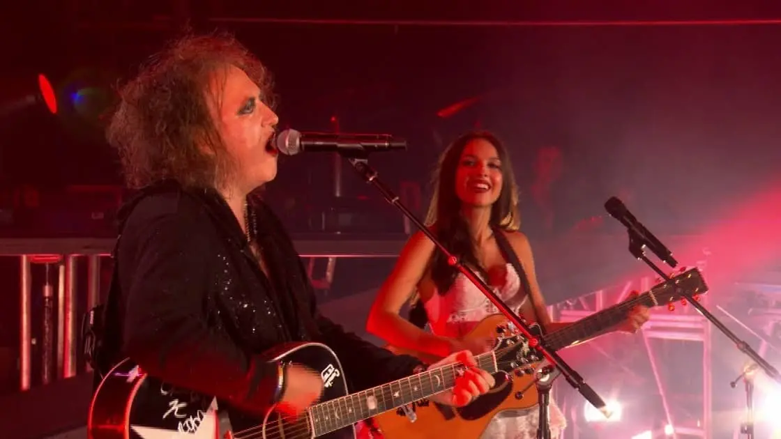 Comment Olivia Rodrigo s'est offert un duo avec Robert Smith de The Cure sur son nouvel album