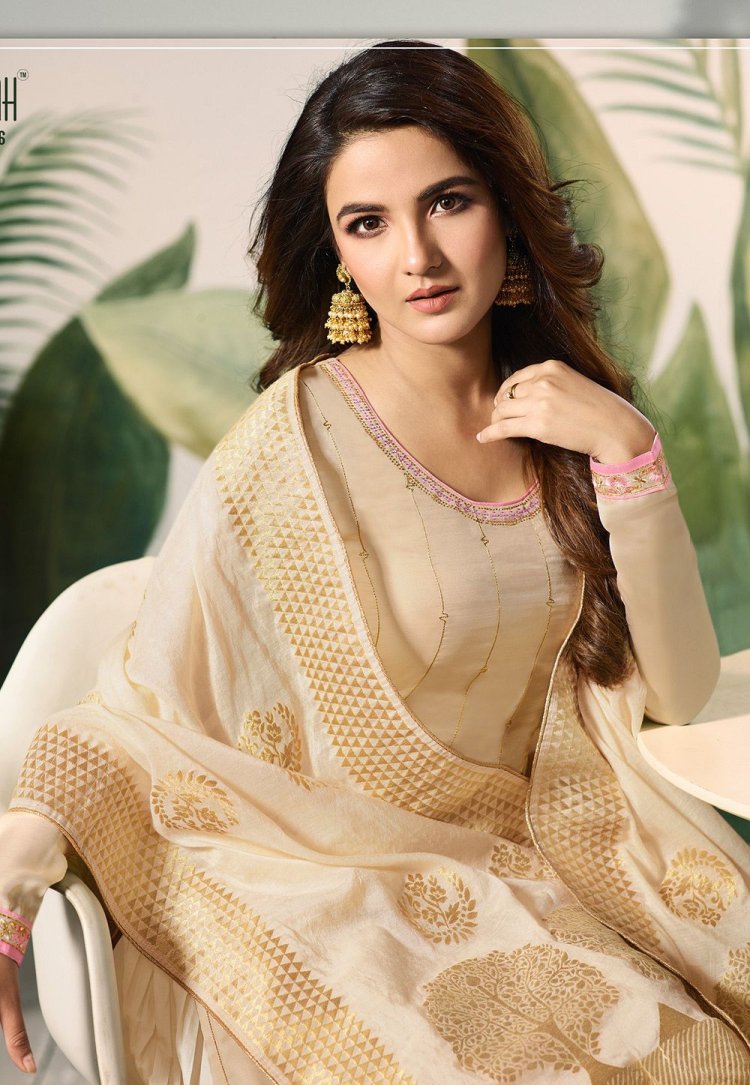 Wholesale Silk Dresses Luxurious Investment for Retailers